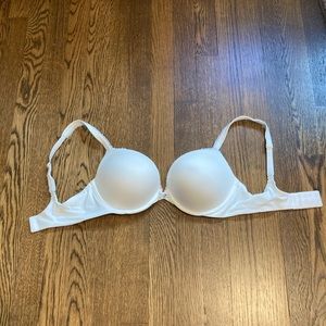 Victorias Secret Body by Victoria push-up bra - 34D